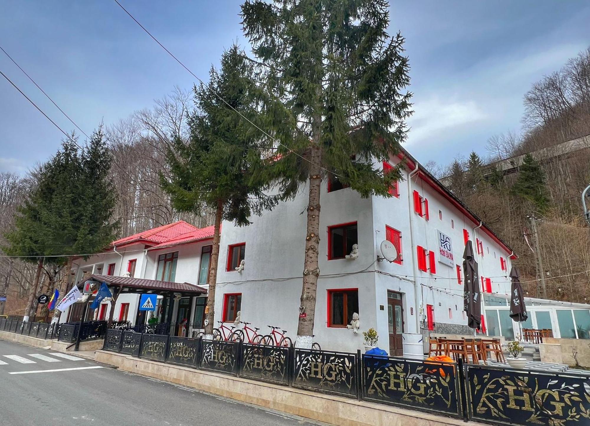 Hotel Galma Moroeni Bagian luar foto