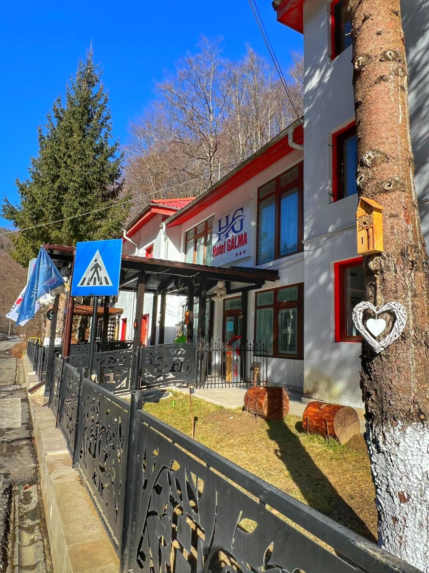 Hotel Galma Moroeni Bagian luar foto