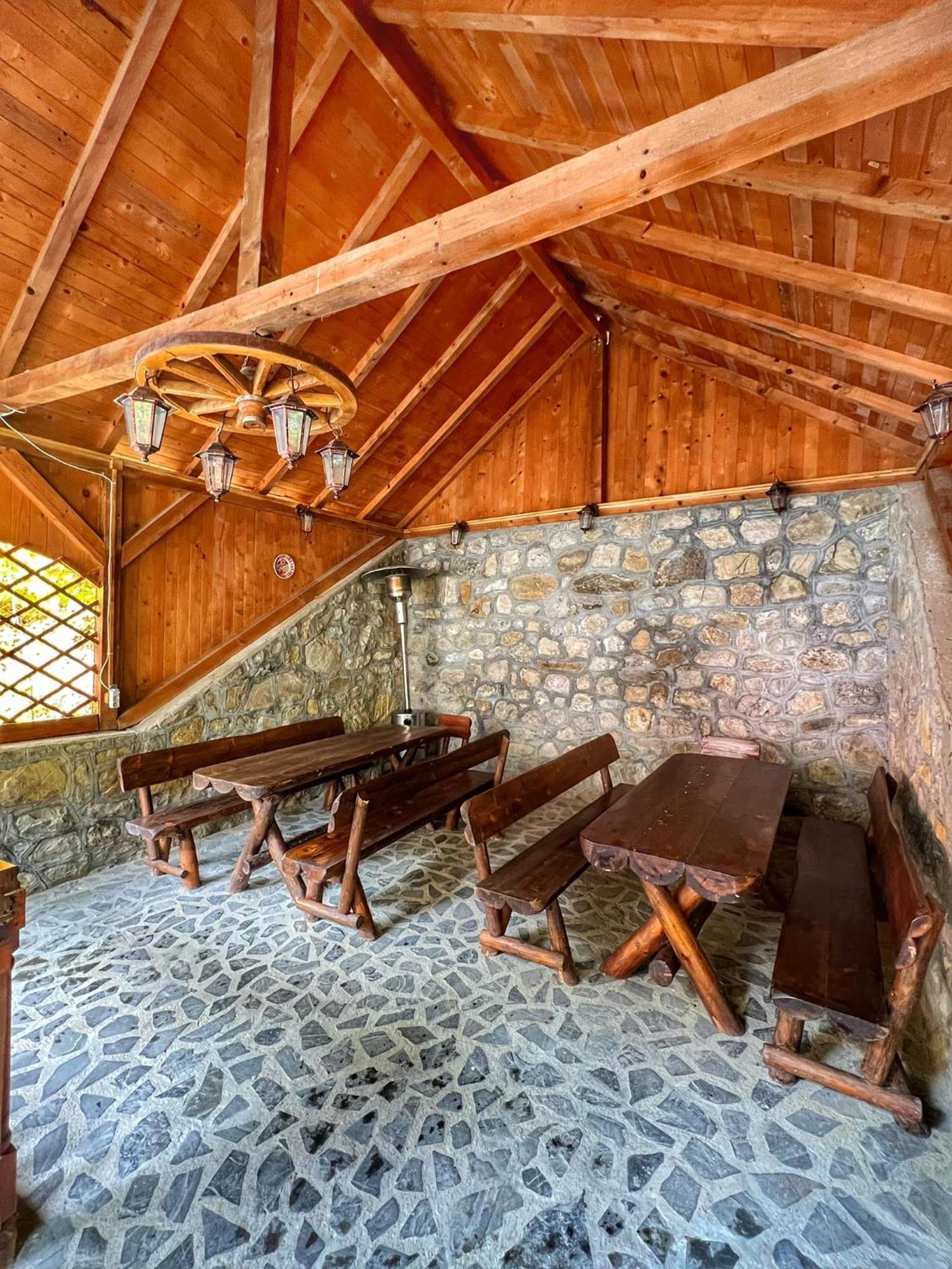 Hotel Galma Moroeni Bagian luar foto