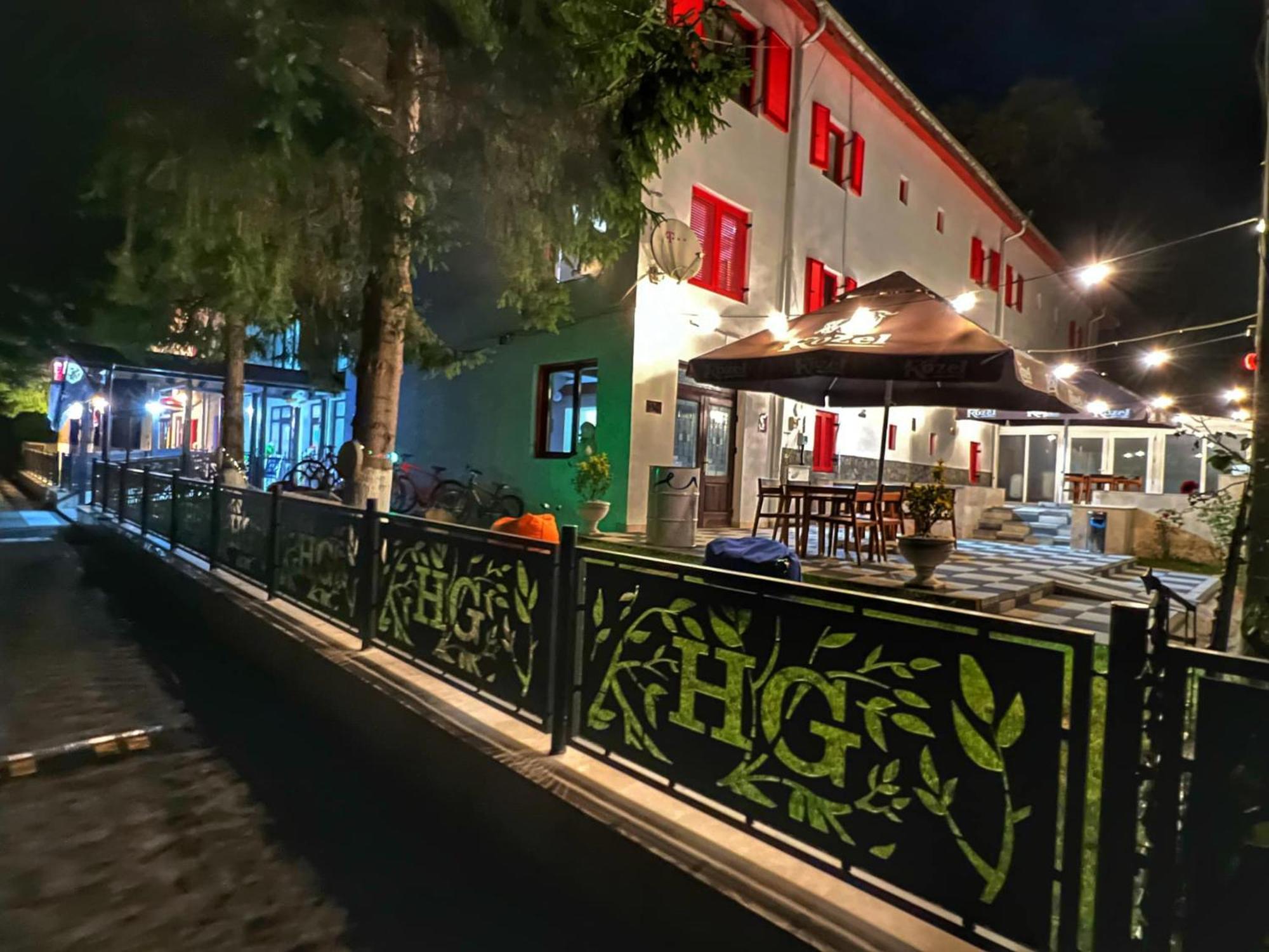 Hotel Galma Moroeni Bagian luar foto