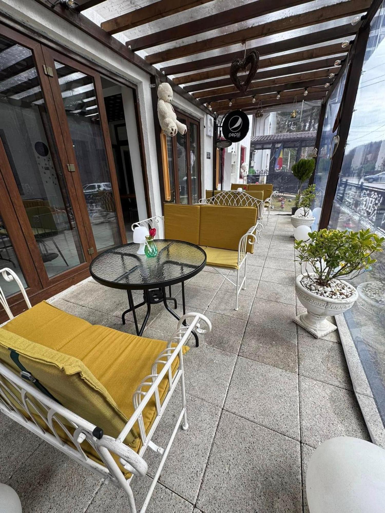 Hotel Galma Moroeni Bagian luar foto